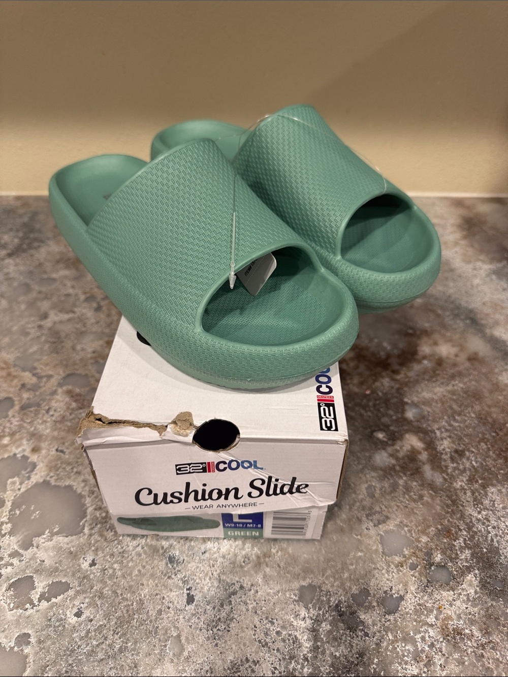 32 Degrees Mint Green Cushion Slide Sandals